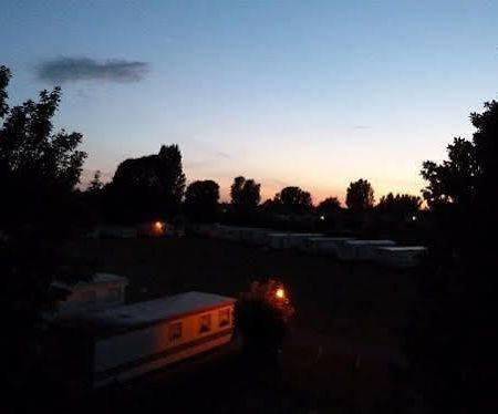 Copthorne Caravans Hotell Merston Exteriör bild